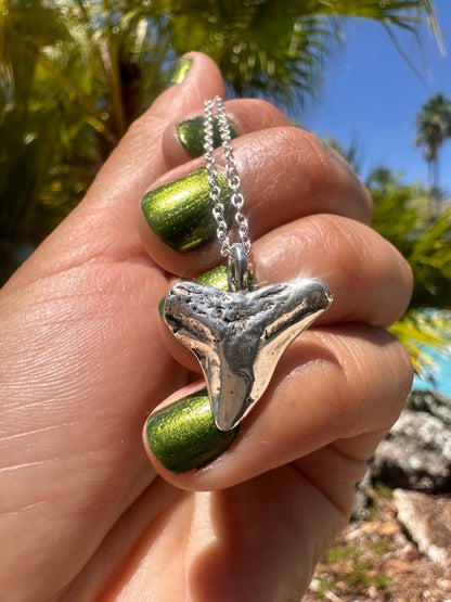 ❋STERLING BULL SHARK TOOTH CHARM❋
