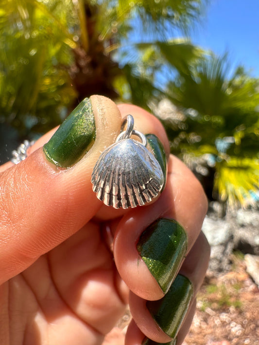 Sterling Silver Clam Shell Charm - Style 1